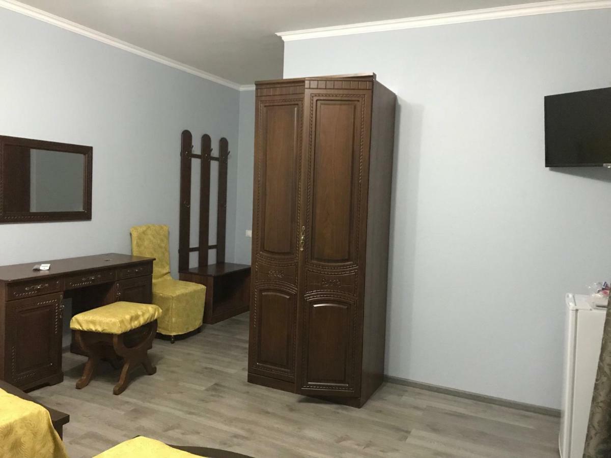 Hotel Gudauta Zewnętrze zdjęcie